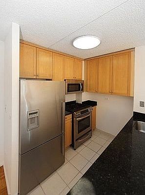 4th image of 301 Elizabeth St #819