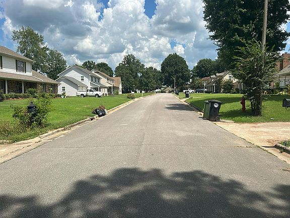 4th image of 2210 Marietta Ave