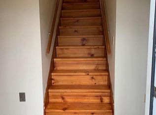 956 Long Cove Rd APT 1, Gales Ferry, CT 06335