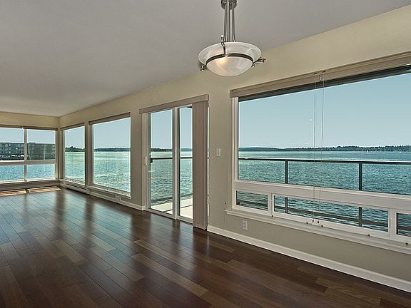 3rd image of 515 Lake St S APT 207