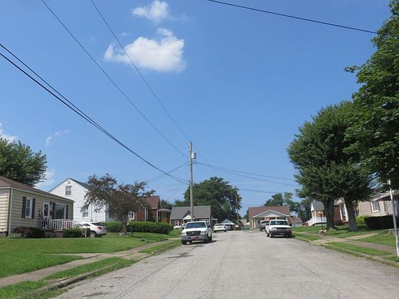 4th image of 230 Emerson Ave
