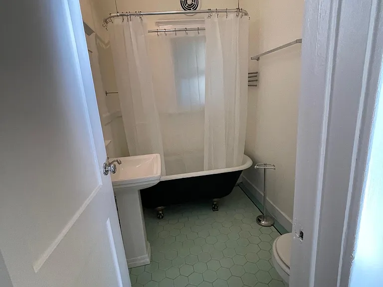1715 Rodney Dr #1 — Photo 13
