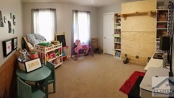 3rd image of 29 W Briarwood Ln