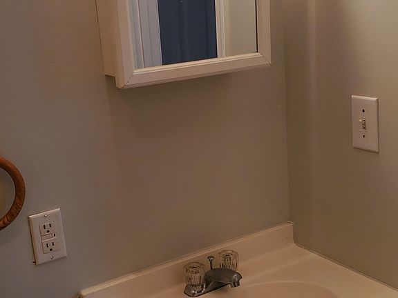 4th image of 712 Alleghany St