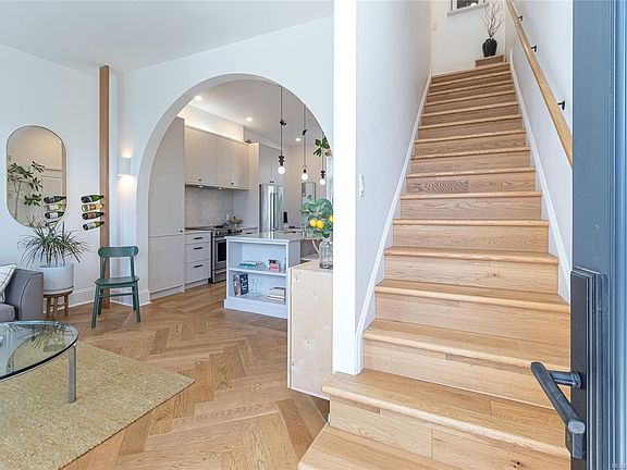 5th image of 230 Wilson St #21