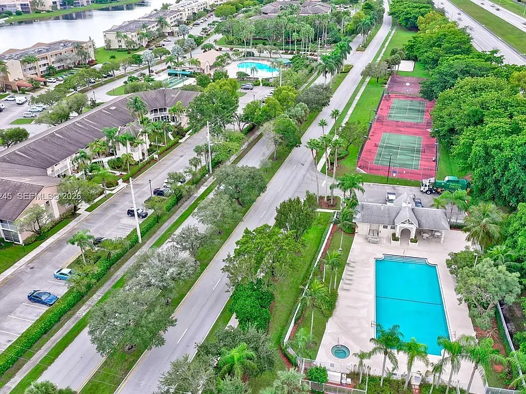 8040 Sanibel Dr #8040 — Photo 28