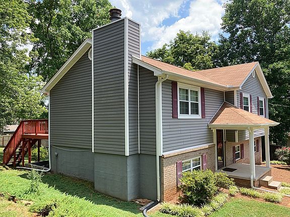 2nd image of 1704 Sedgewick Dr
