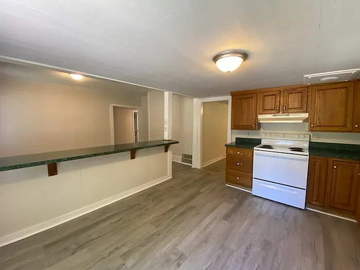 328 Falls Rd — Photo 7
