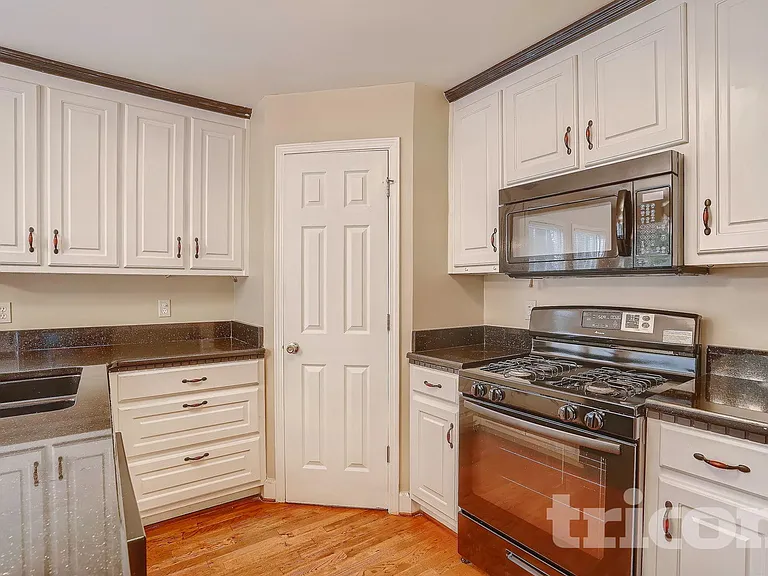 3125 Harold Way SW — Photo 17
