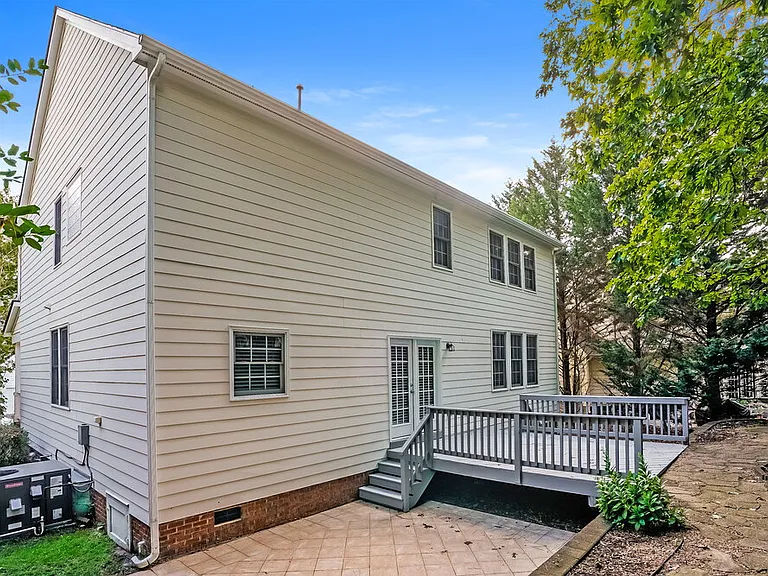 2421 Barton Oaks Dr — Photo 17