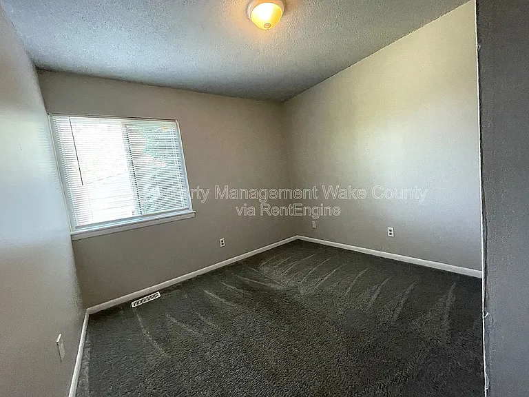 4702 Walden Pond Dr #D — Photo 12
