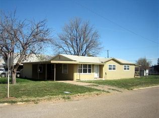 700 Avenue F, Farwell, TX 79325
