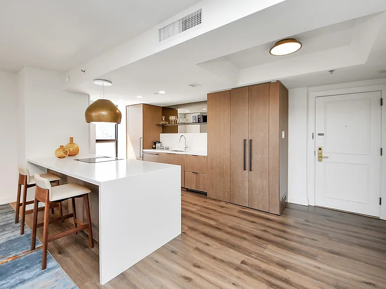 1300 Lamar St #T3 — Photo 8
