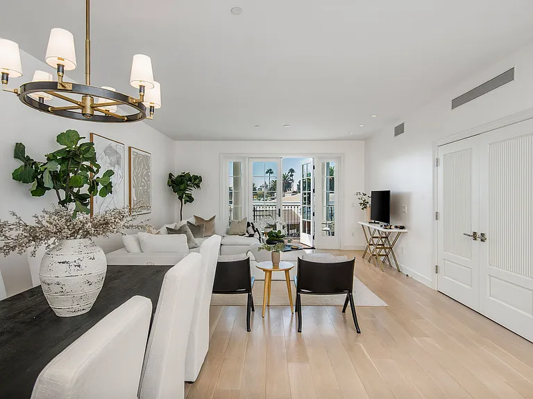 The Residences at Palisades Village — Photo 66