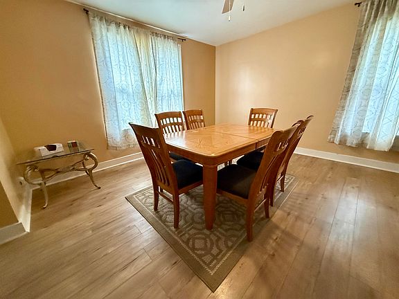 5th image of 811 Litchfield St