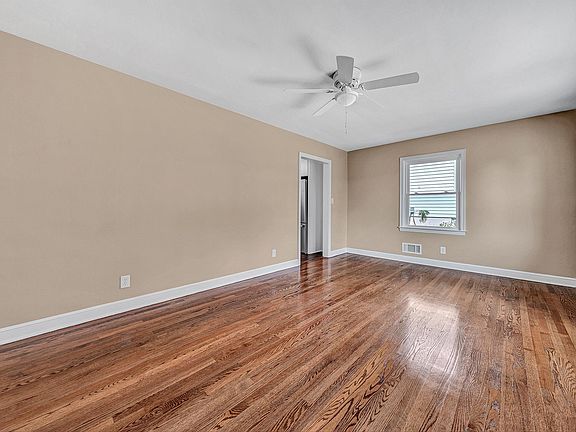 4th image of 4133 Fielding Ave NW