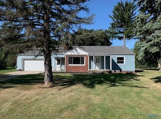 26177 Luckey Rd, Walbridge, OH 43465