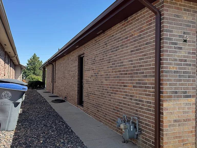 2916 Troxell Ave — Photo 3