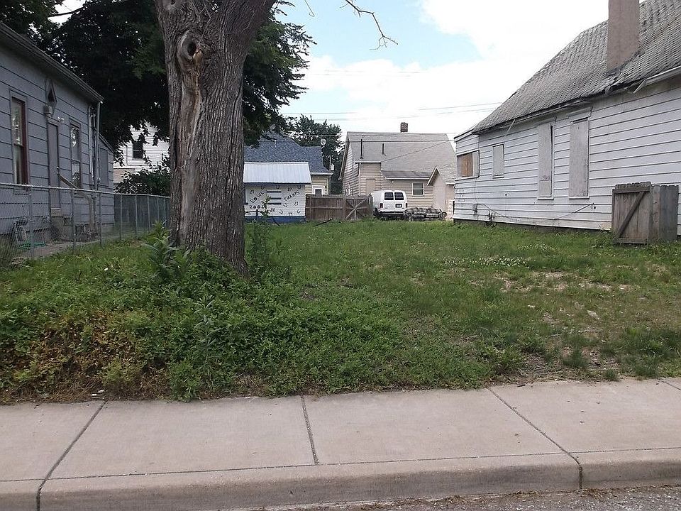 2nd image of 618 Cottage Ave