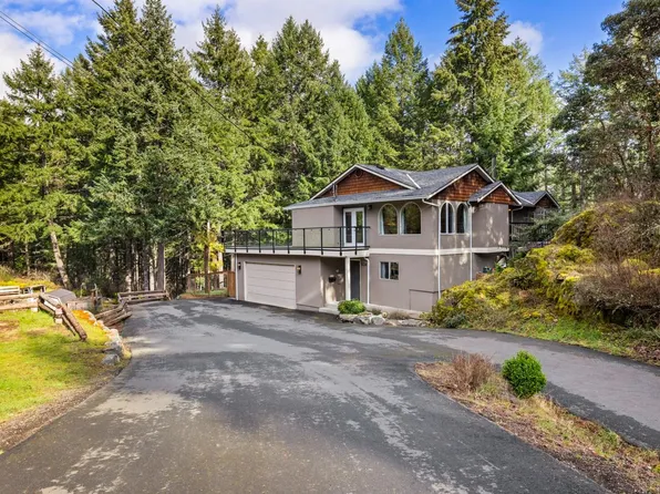 530 Lone Tree Pl, Highlands, BC V9B 6G9