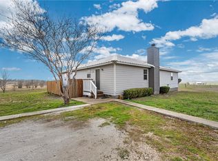 933 Lcr 114, Axtell, TX 76624