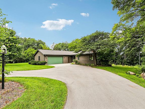 2nd image of W333S221 Glen Oaks DRIVE