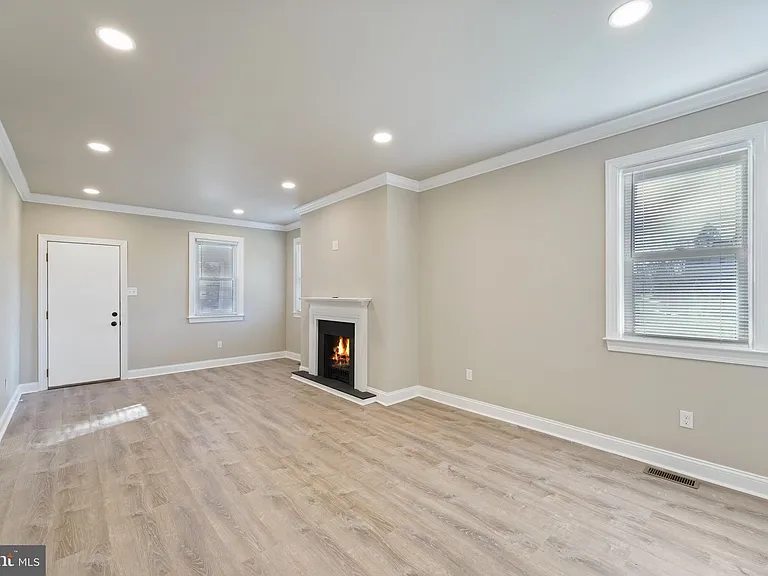 4411 Fairview Ave — Photo 7
