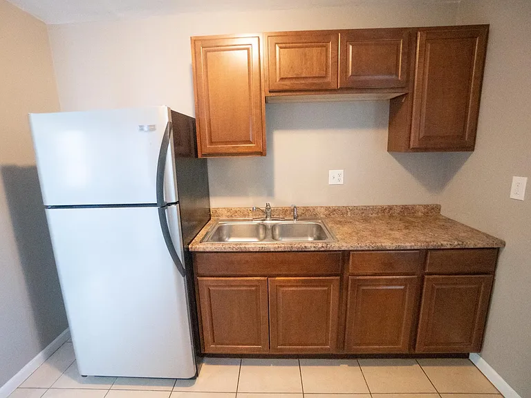 22760 Rosewood Ave — Photo 7