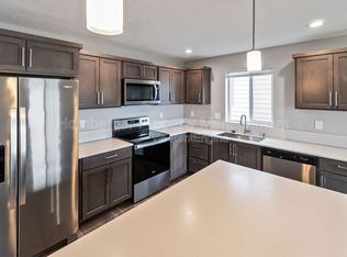 1305 N Coach Dr, Greenacres, WA 99016