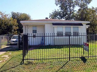 8324 N Bayou Dr, Houston, TX 77017