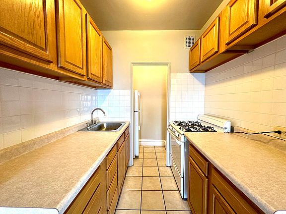 5th image of 1033 W Loyola Ave #904
