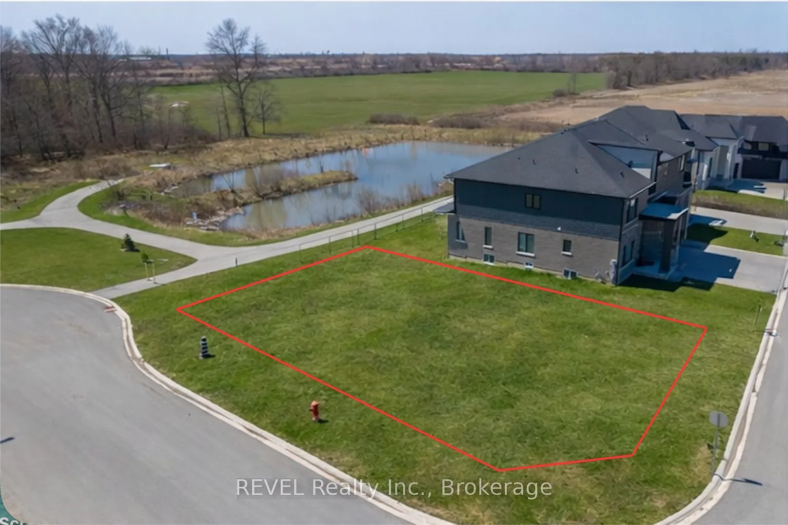 7547 Sherrilee Cres photo 1