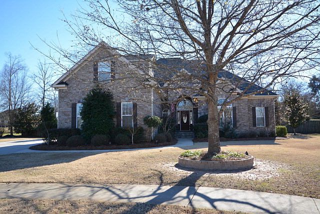 1st image of 105 Knob Hill Dr