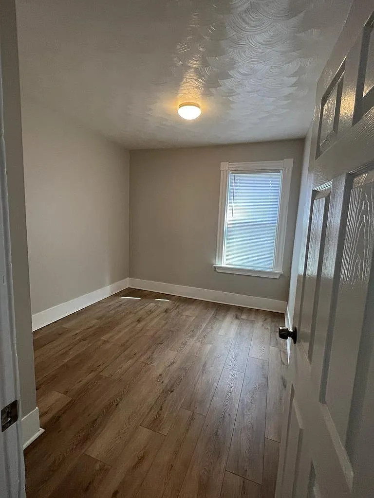 2 bed, 800 sqft, $1,600 — Photo 4
