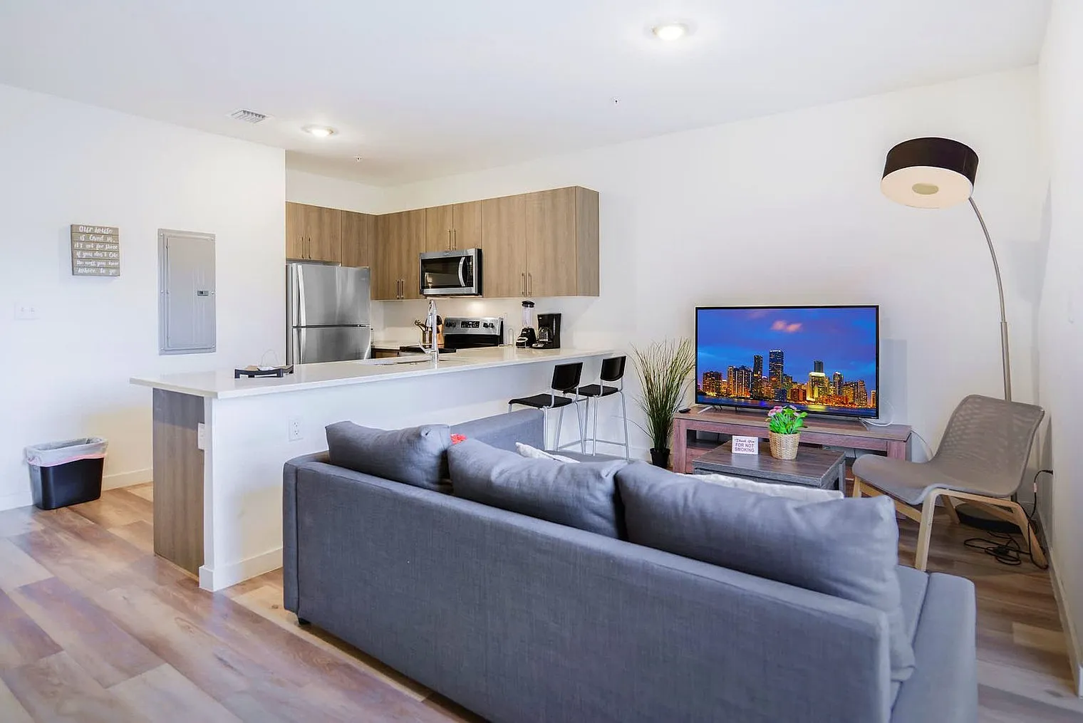 3 bed, 2.0 bath, 1367 sqft, $2,763 — Photo 1