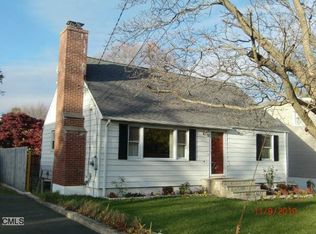 4 Lenore Dr, Norwalk, CT 06851