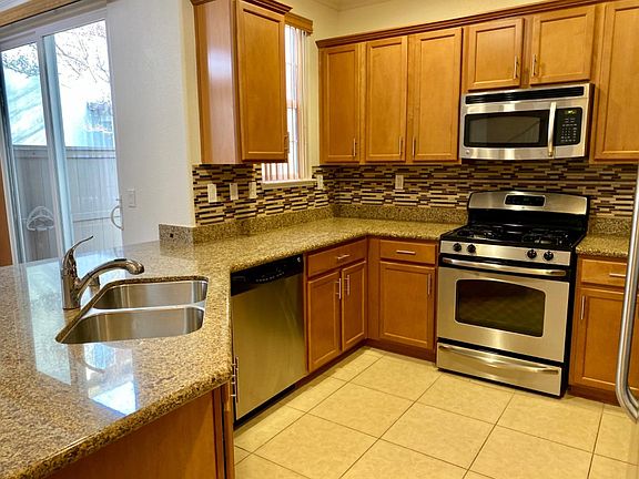 3rd image of 170 Talmont Cir #170