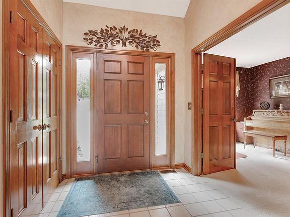 2nd image of 3345 Glen Oaks Ct