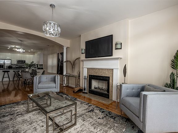 3rd image of 4730 S Drexel Ave #3N