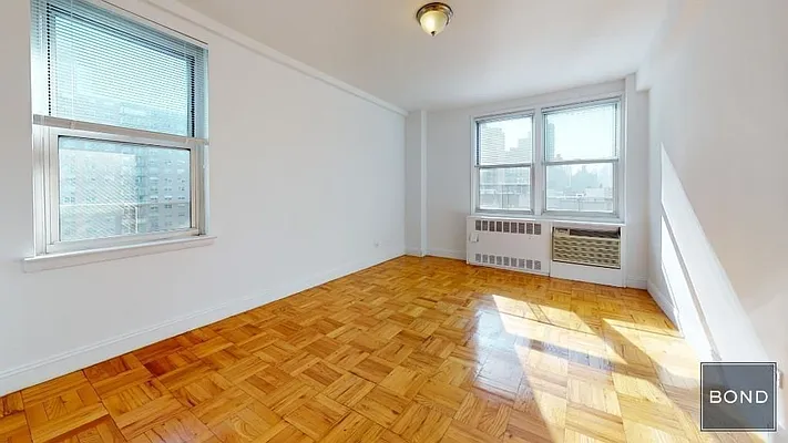 Rented by Bond New York | media 26