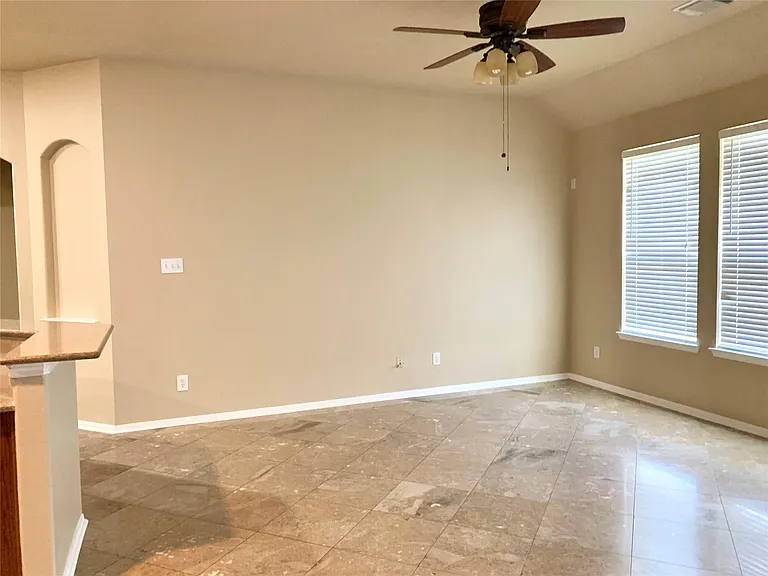 2822 Chalet Knolls Ln — Photo 5