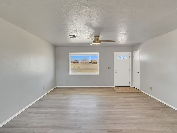 5th image of 610 E Benton Ave