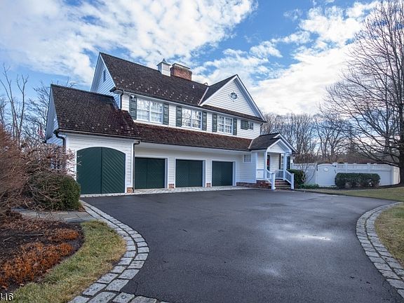 5th image of 46 Sand Spring Rd