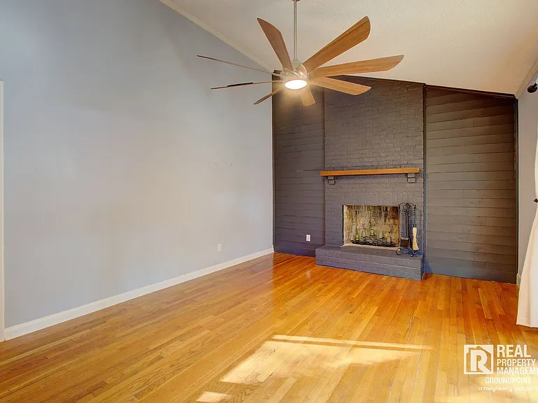 209 Chucker Dr — Photo 6