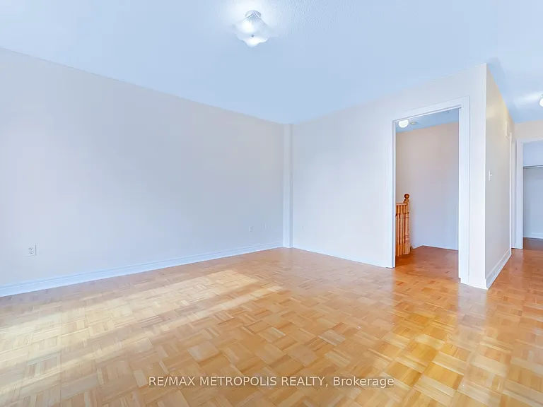16B Gower St #MAIN — Photo 10