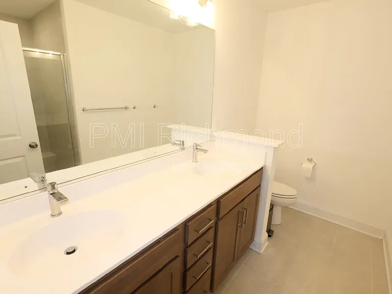 425 Randolph View Dr — Photo 28