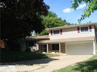 3814 Ridgefield Rd, Lansing, MI 48906