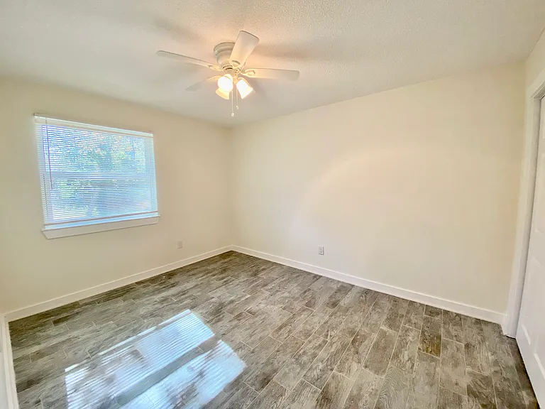 9557 Lillian Hwy — Photo 4