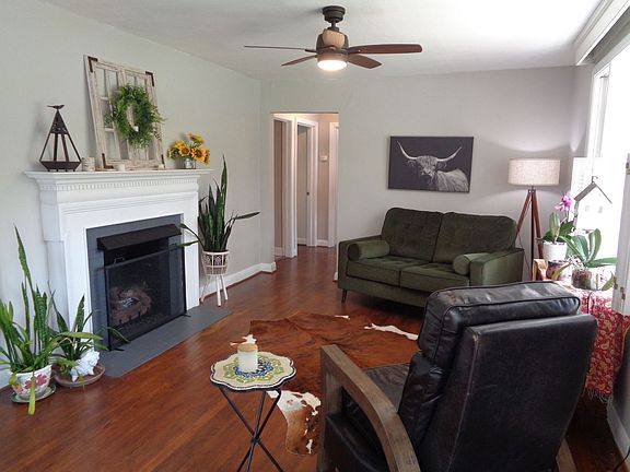 4th image of 608 Knollwood St