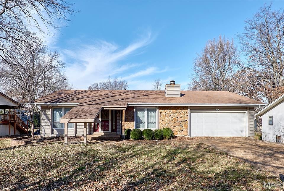 1st image of 48 Picardy Dr